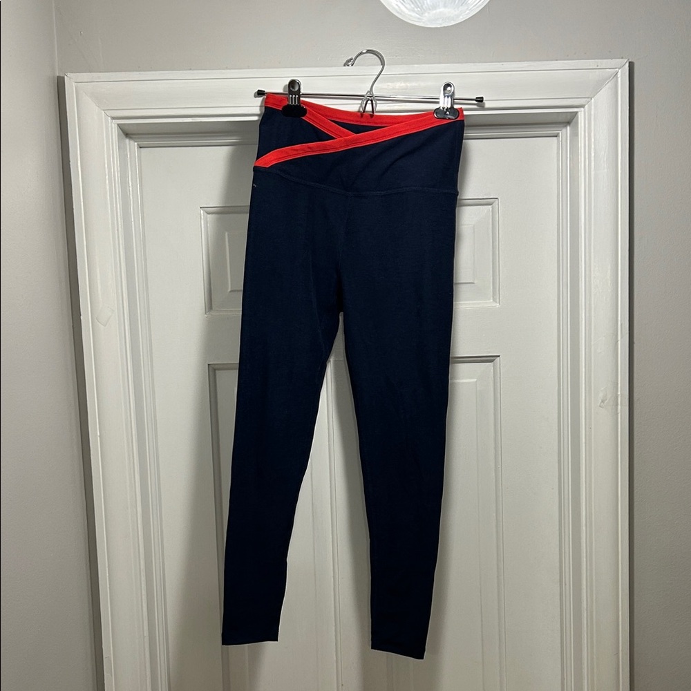 Beyond Yoga Spacedye Navy Leggings with Red Accent